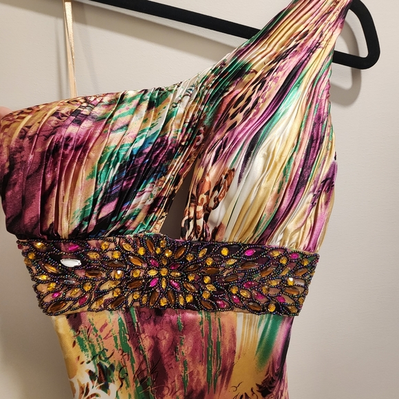 Dress - Picture 2 of 3